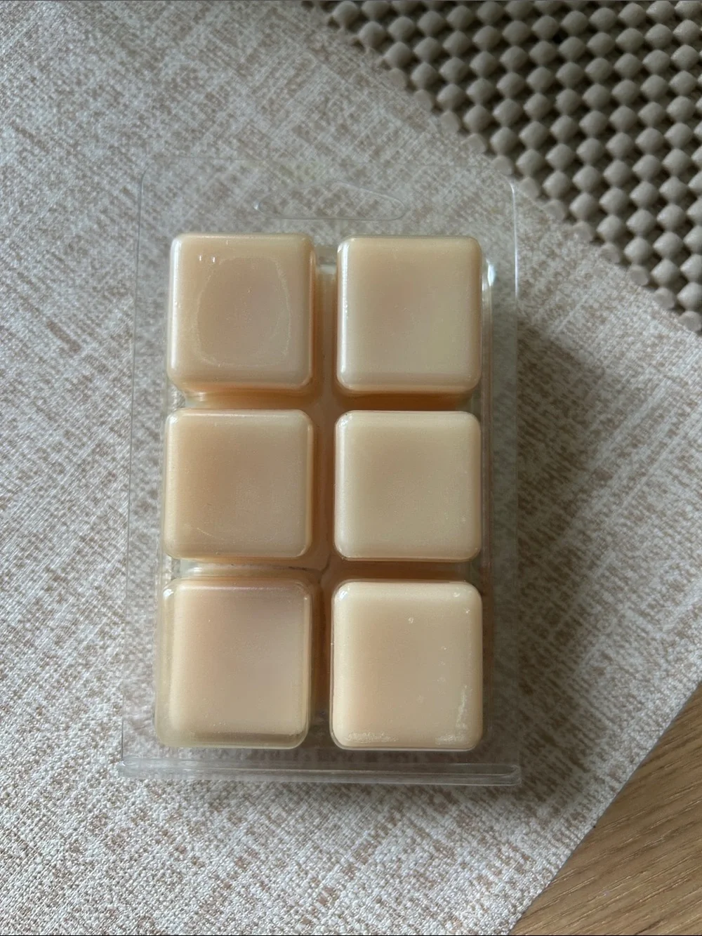 Vanilla Pumpkin Scented Wax Melts - White & Orange